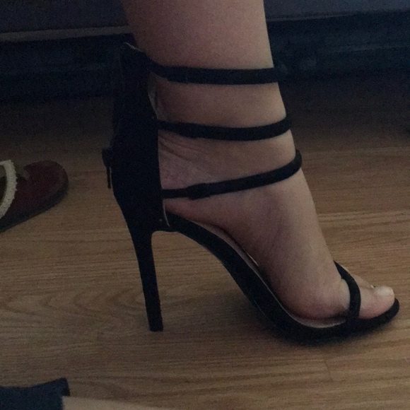Heels - Picture 3 of 4